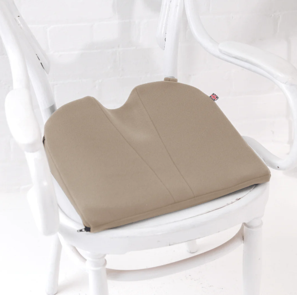 Putnams 8° Degree Sitting Wedge with Coccyx Cut Out(3"): Posture and Pain Relief
