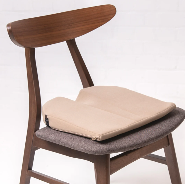 Putnams 11° Degree Sitting Wedge with Coccyx Cut Out (3¾")