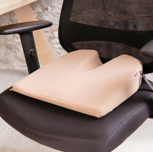 Putnams 11° Degree Sitting Wedge with Coccyx Cut Out (3¾")