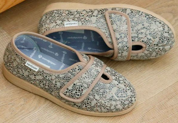 Sue Ladies Extra-Wide Low Cut House Shoe Extra Wide Fit (4E-6E)