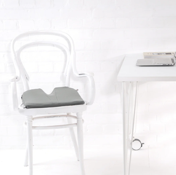 Putnams 8° Degree Sitting Wedge with Coccyx Cut Out(3"): Posture and Pain Relief