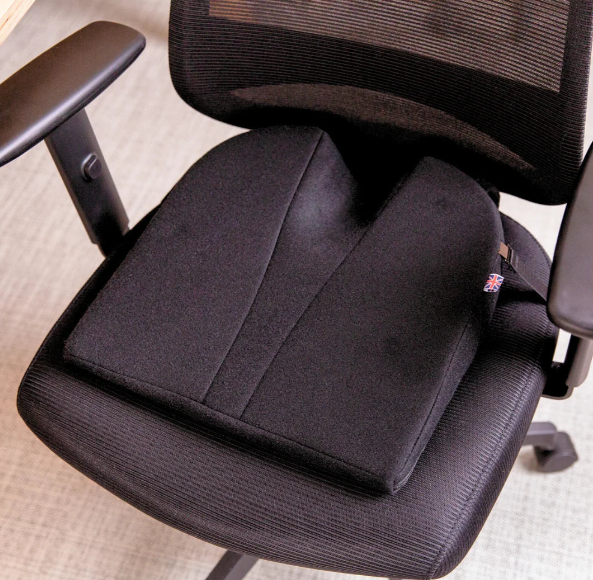 Putnams 11° Degree Sitting Wedge with Coccyx Cut Out (3¾")