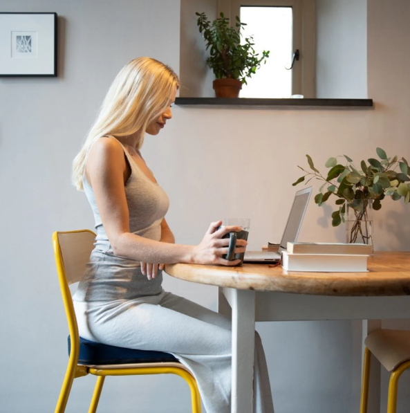 Putnams 8° Degree Sitting Wedge(3"): Posture and Pain Relief